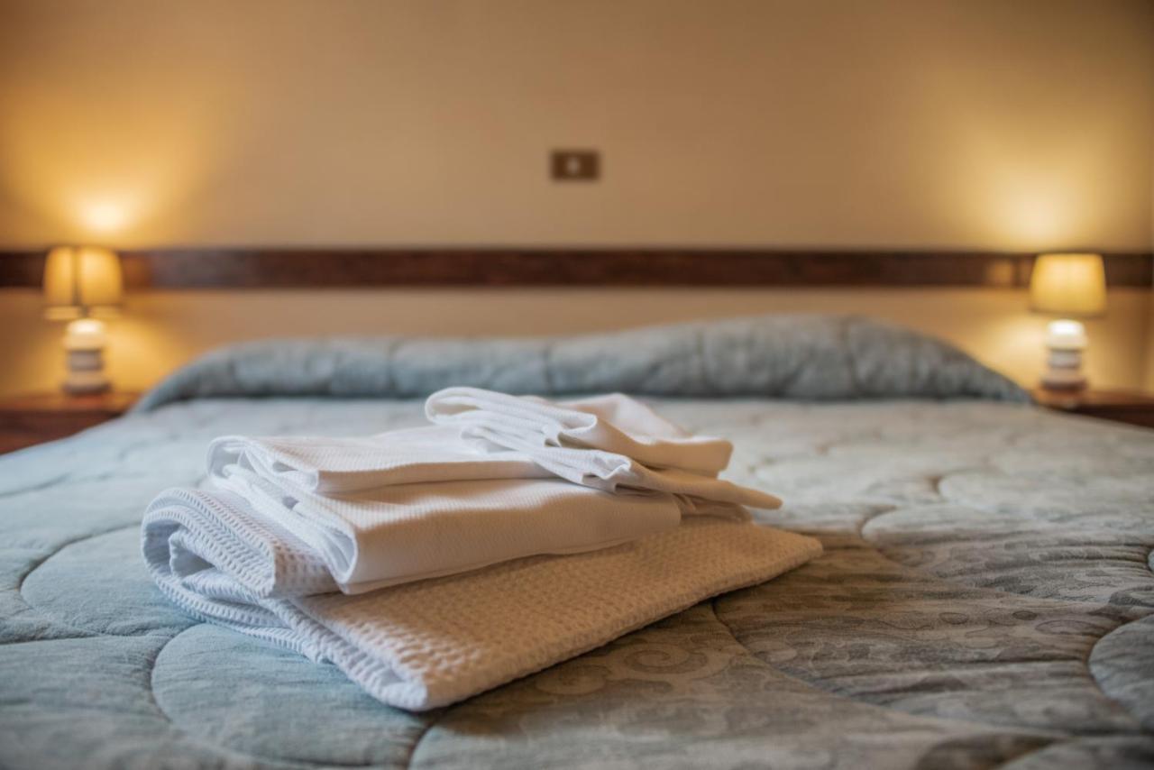 Dimora Fresilia Casa Vacanze Opi Esterno foto