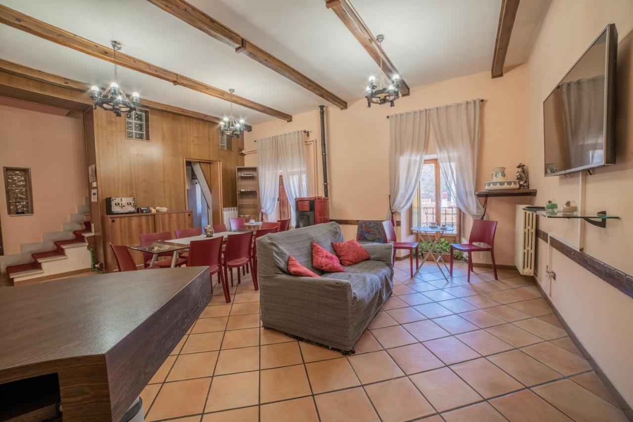Dimora Fresilia Casa Vacanze Opi Esterno foto