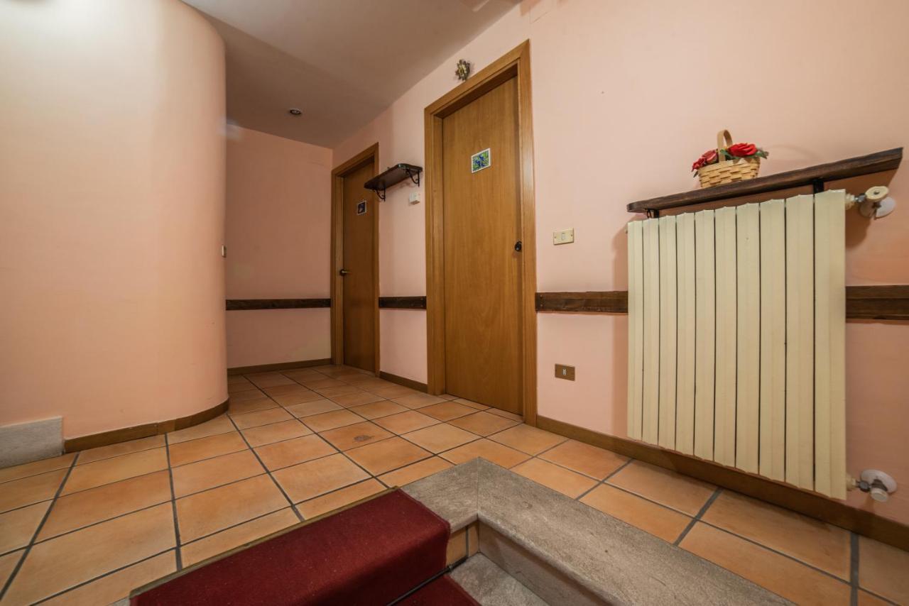 Dimora Fresilia Casa Vacanze Opi Esterno foto