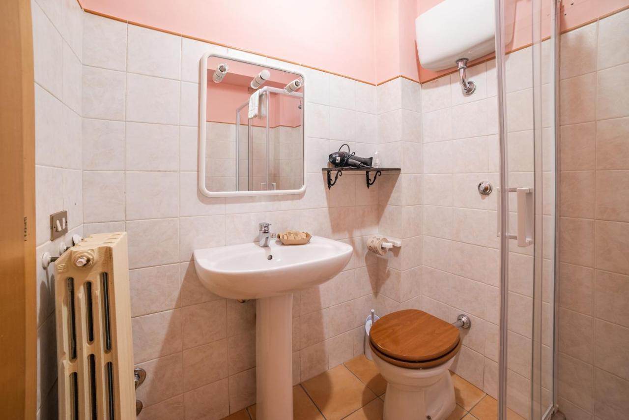 Dimora Fresilia Casa Vacanze Opi Esterno foto